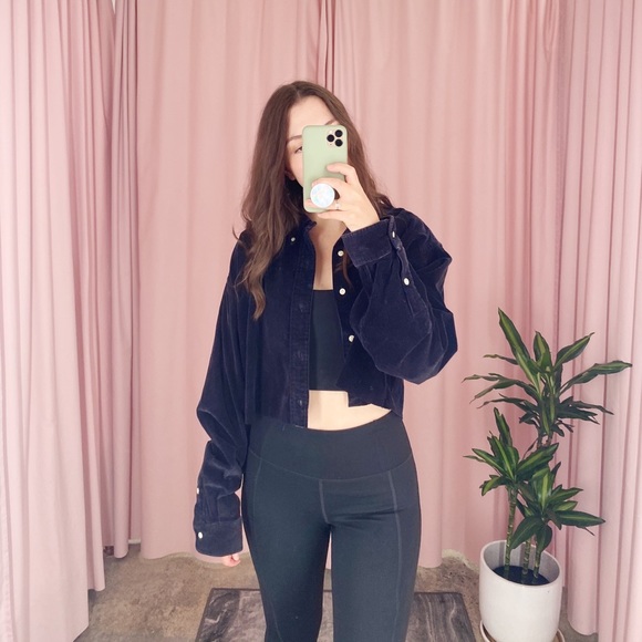 🏷SOLD🏷Vintage Corduroy Cropped Shirt Jacket - Picture 4 of 15